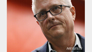 휴스턴 前단장 ‘사인 훔치기’ 결백 주장…“전혀 몰랐다”