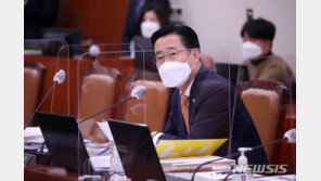 국민의당 “외교부 특혜채용 늘어…강경화, 무능 넘어 책임 결여”