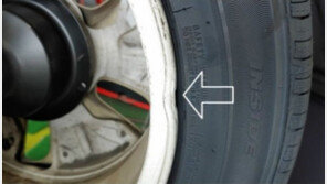 “멀쩡한 휠 고의훼손” 고객 항의에 타이어뱅크 “가맹계약 해지”