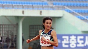 강다슬, 여자부 200m 24초47로 우승…2관왕 등극