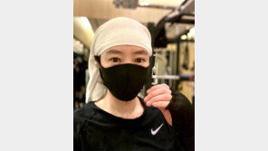 김혜수, 운동 중 땀범벅 찰칵…마스크로도 못 가리는 미모