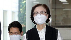 ‘직원 상습폭행’ 이명희 2심…檢 “징역 2년6월 선고해달라”