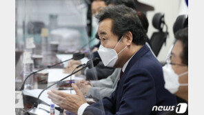 ‘총리 같은’ 당대표…이낙연 보는 두 개의 시선