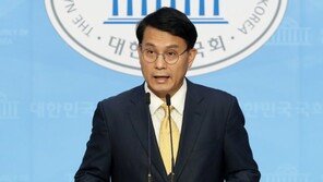‘선거법 위반 혐의’ 윤상현, 함바 브로커 유상봉과 같이 재판 받을 듯