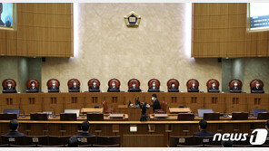 7개월 딸 방치 살해 19세 엄마 징역 7년…대법 “다시 재판”