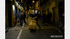 전세계 하루 확진자 44만명 넘어…유럽이 43% 차지