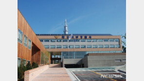 경찰 조사받던 60대, 수갑으로 극단적 선택 시도…‘의식불명’