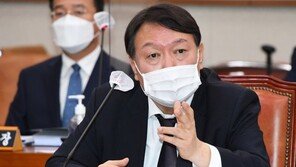 “퇴임 후 국민에 봉사” 윤석열 한마디에…기대감·우려 뒤섞인 야권