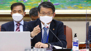 은성수 “전세대출 크게 늘지 않아…영향 분석 중”