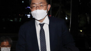 신임 남부지검장 이정수 “흔들림 없이 수사”…떠나는 박순철 “정치적 중립, 檢 생명”