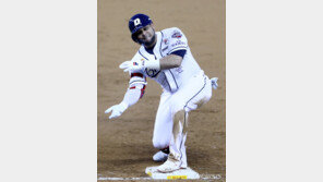 ‘6번 더 칼을 휘둘러야하는데’…잠잠한 두산 페르난데스