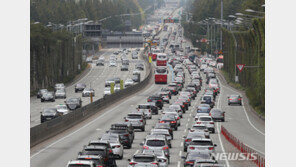 전국 고속도로 차량 혼잡…“사회적 거리두기 조정 영향”