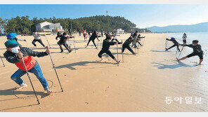 [지금 내 고향에선]“코로나로 지친 심신 한방에 날리세요”… 완도군 해양치유프로그램 인기