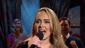 아델, 다이어트 성공 근황…45㎏ 폭풍 감량 후 확달라진 미모