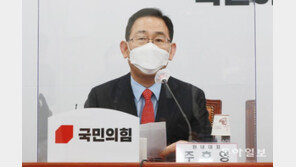 최재성 만난 주호영 “文대통령 불통 너무 심해”