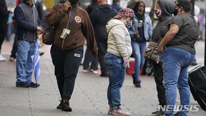 美, 하루 코로나19 사망 2주전보다 10% 증가