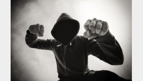 “남자가 말을 하면 들어야지” 여친 갈비뼈 부러뜨린 40대