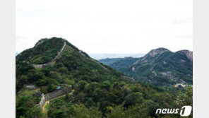 52년만에 시민 품으로 돌아오는 북악산길…文대통령 대선공약 이행