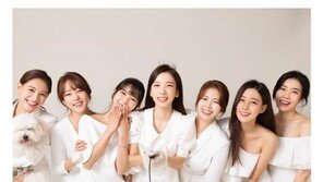 지숙 결혼 축하 위해 레인보우 총출동…우정 빛난 웨딩화보