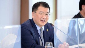 최종건 “십자포화 韓외교, 선택지 제약할 필요 없다”