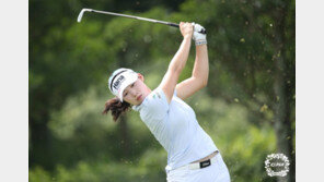‘신인’ 김유빈, SK네트웍스·서울경제 레이디스 클래식 1R 깜짝 선두
