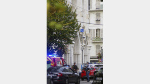 “신은 위대하다” 외치며 흉기 공격…프랑스서 또 참수 테러 발생