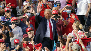 트럼프 “美 3분기 GDP 사상 최고…바이든 되면 전부 끝장”