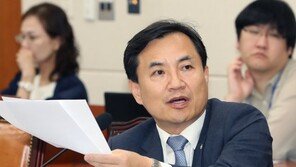 김진태 “후배 검사들 끝까지 버텨라…곧 좋은 세상 온다”