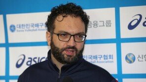 韓 여자배구 대표팀 라바리니 감독, 이탈리아서 ‘코로나19’ 확진 판정
