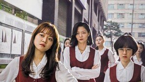 ‘삼진그룹 영어토익반’, 14만 관객 동원 1위…100만 눈앞