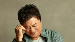 남진, 이번엔 흥겨운 라틴곡…‘오빠 아직 살아있다’