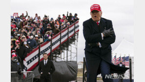 트럼프 대통령, 대선 후 파우치 소장 해임 시사