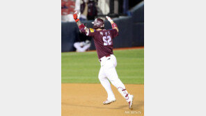 [WC 1차전]‘이래서 4번타자’ 박병호, 켈리 상대 역전 솔로포