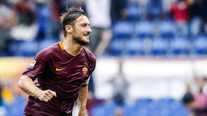 이탈리아 축구 전설 토티, 코로나19 확진