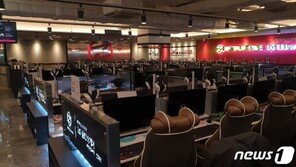 “눈 뜨면 맨 먼저 확진자 수 확인했었는데”…자영업자 ‘안도의 한숨’