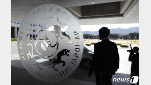 국정원 “김정은, 8년간 60㎏ 쪘지만 젊은 나이라 건강”