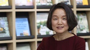 자비로 세계 도서관 300곳 탐방한 관장님