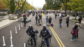 美 여러도시서 시위…백악관 근처서 시위자 3명 체포