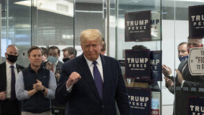 [속보]AP·NYT “트럼프, 아이오와·텍사스 승리” 