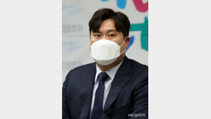 SI “토론토 류현진 영입 대성공…오프시즌 선발 보강해야”