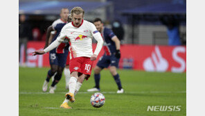 ‘황희찬 결장’ 라이프치히, ‘2명 퇴장’ PSG에 2-1 역전승