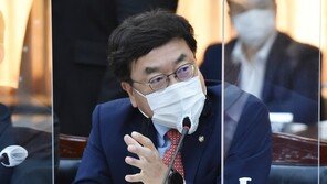野, 경찰청장 상대로 ‘박원순 수사 부진’ 따져…“경찰이 공모범이냐”