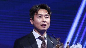 이동국, K리그 공로상 수상…“최고 리그 되도록 응원”