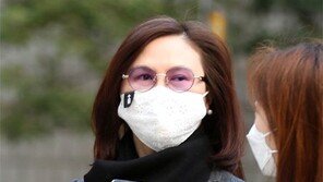 檢 “국정농단 사건과 유사”… 정경심측 “조국 낙마 노린 수사”