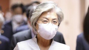 강경화, 방미서 ‘바이든 탐색전’ 나서나…외교라인 접촉 주목