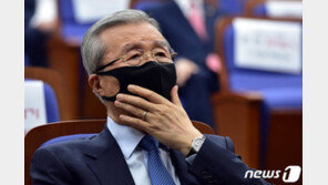 어떤 역할이든 하겠다는 안철수에, 김종인 “막연한 얘기만 해”