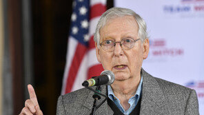 ‘트럼프 불복’ 상황에서 공화당 매코널 역할이 주목 받는 이유는…