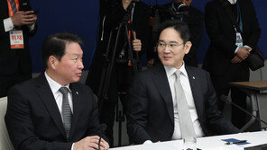 4대그룹 총수 회동…이재용 부회장 위로하고 현안 논의한 듯