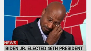 “숨 쉴 수 없었던 4년” 흑인 평론가 생방송중 눈물