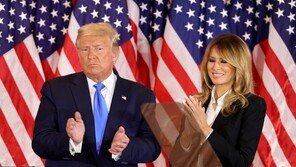 CNN “멜라니아, 트럼프에 패배 승복 설득”…이혼설까지